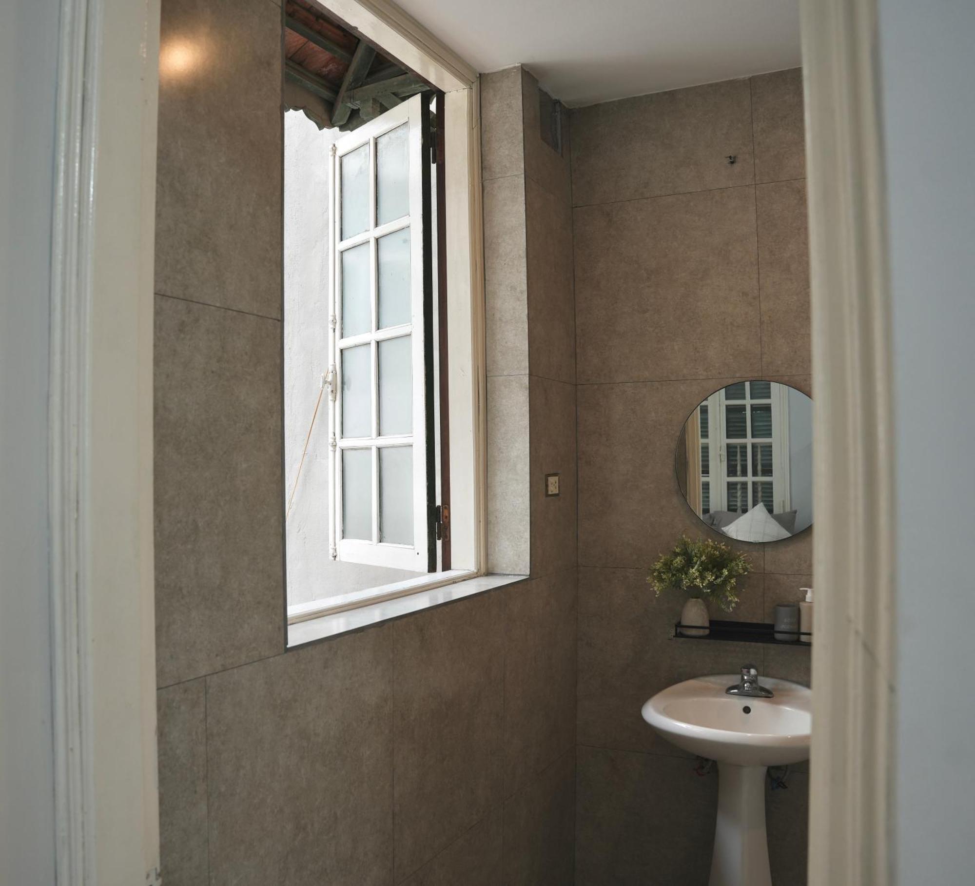 Annam Westlake Charm-brandnew-cozy Comfort-bathtub Hanói