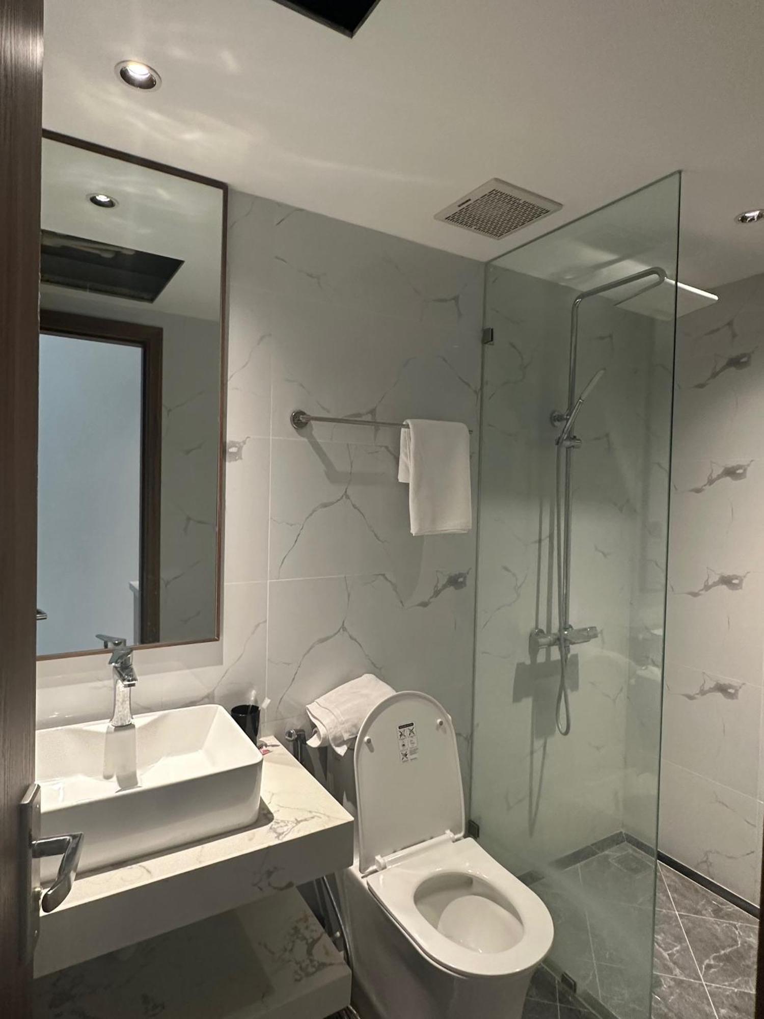 Luxe Paradise Hoang Cau Apartamento *