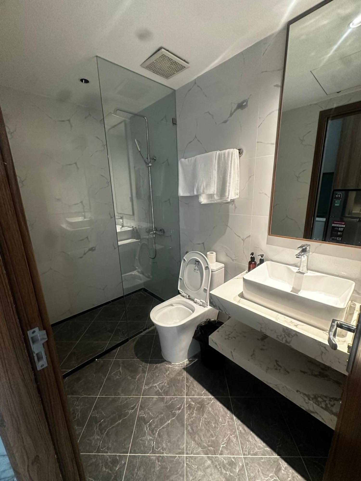 Apartamento Luxe Paradise Hoang Cau *