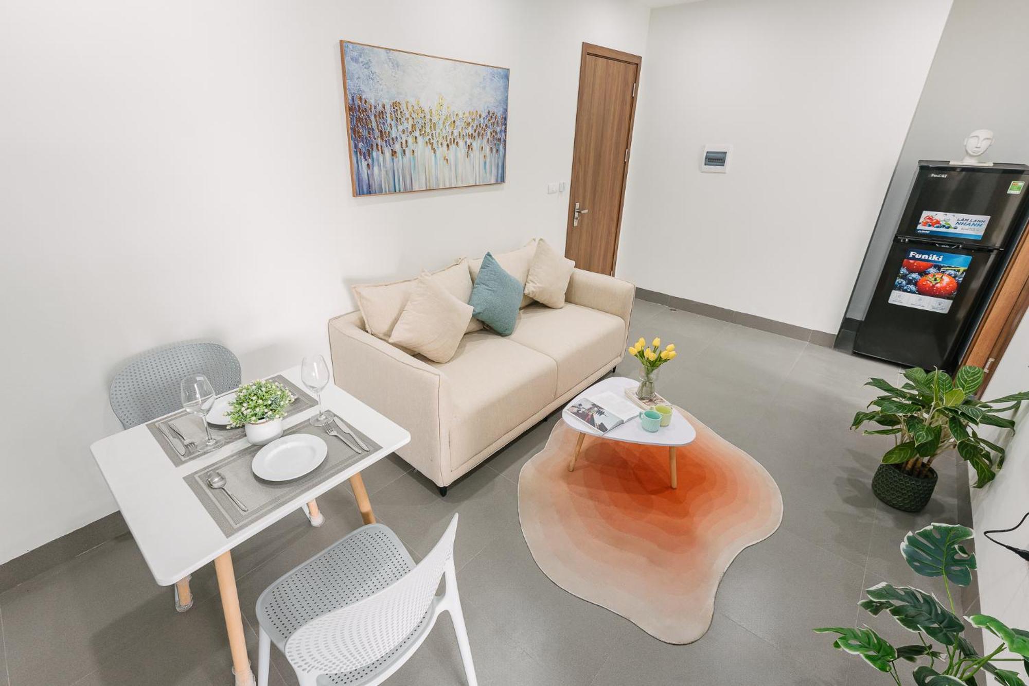 Cindy Westlake Apartment
