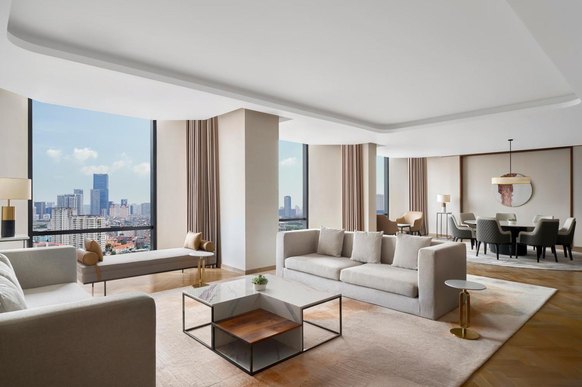 Sheraton West 5*