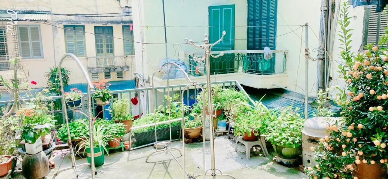 Apartment Cozy With Large Bed, Private Bathroom, Large Balcony Hanoi