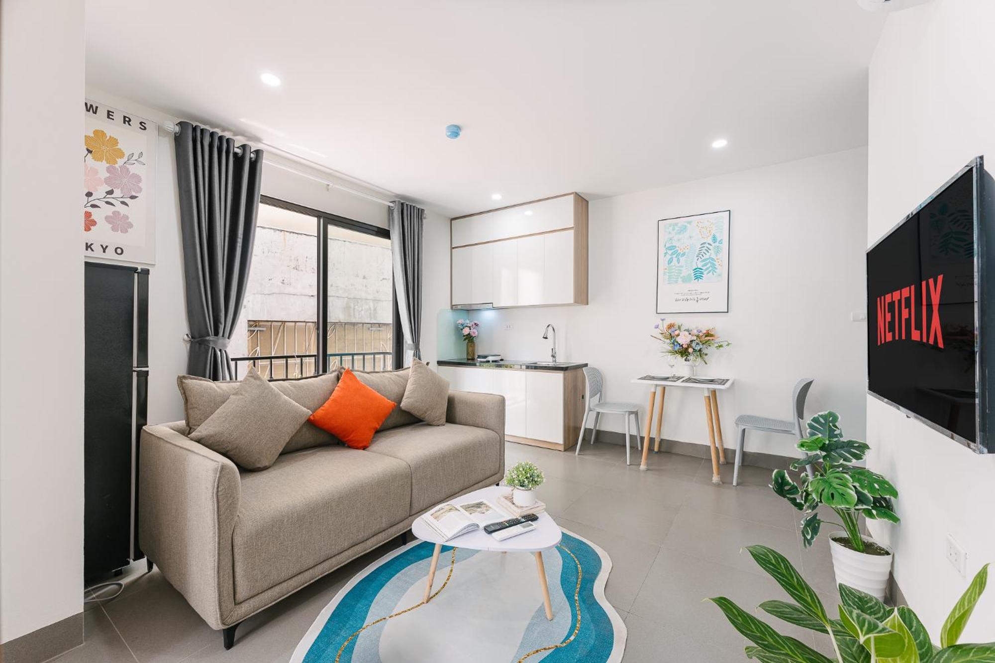 Cindy Westlake Apartment Hanoi