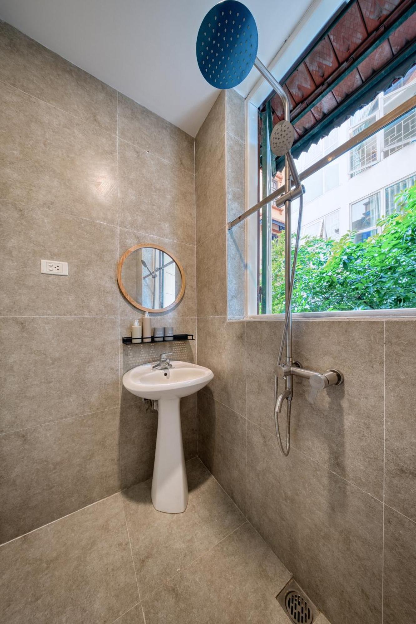 Annam Westlake Charm-brandnew-cozy Comfort-bathtub