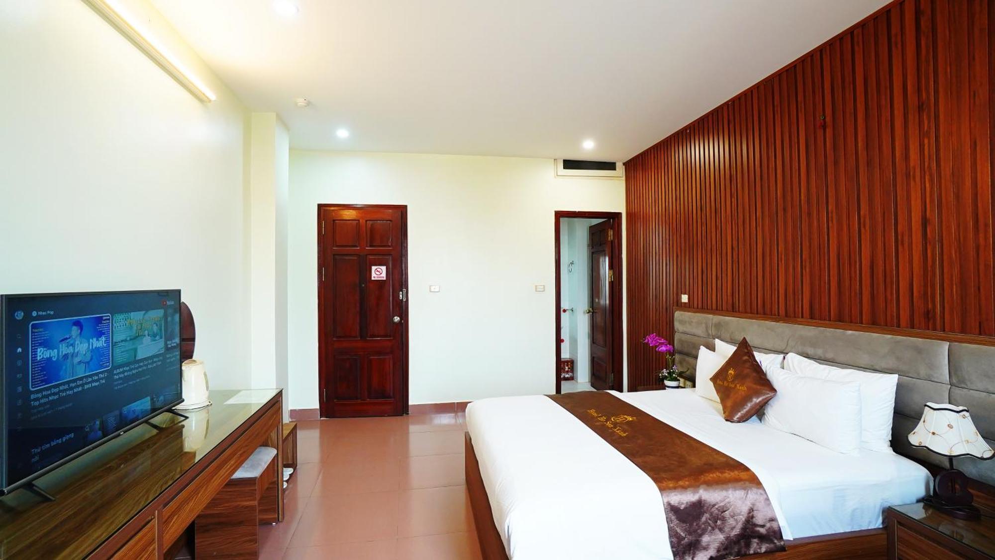 Ho Sen Xanh 2* Hanoi