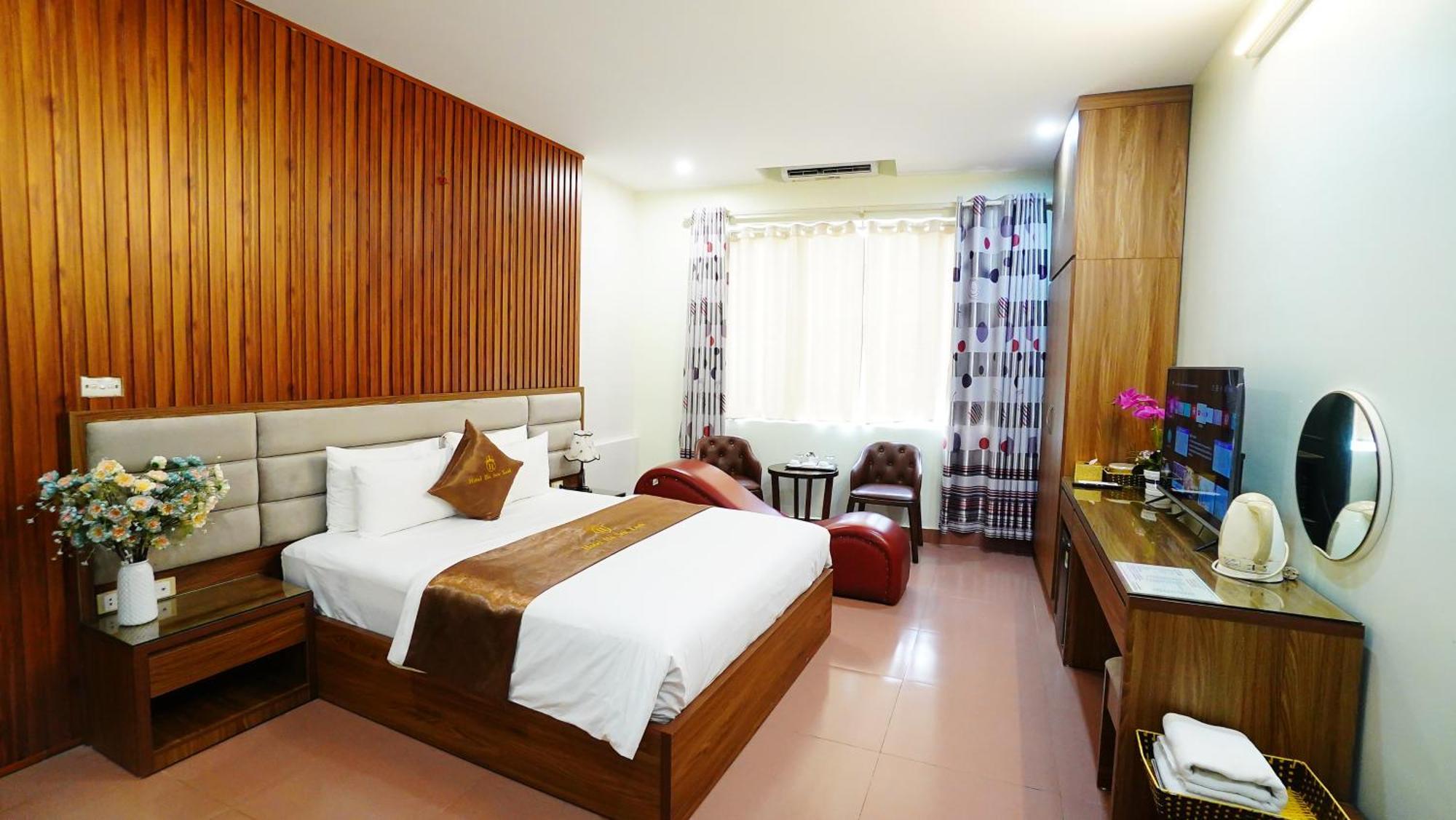 Ho Sen Xanh Hotel 2*