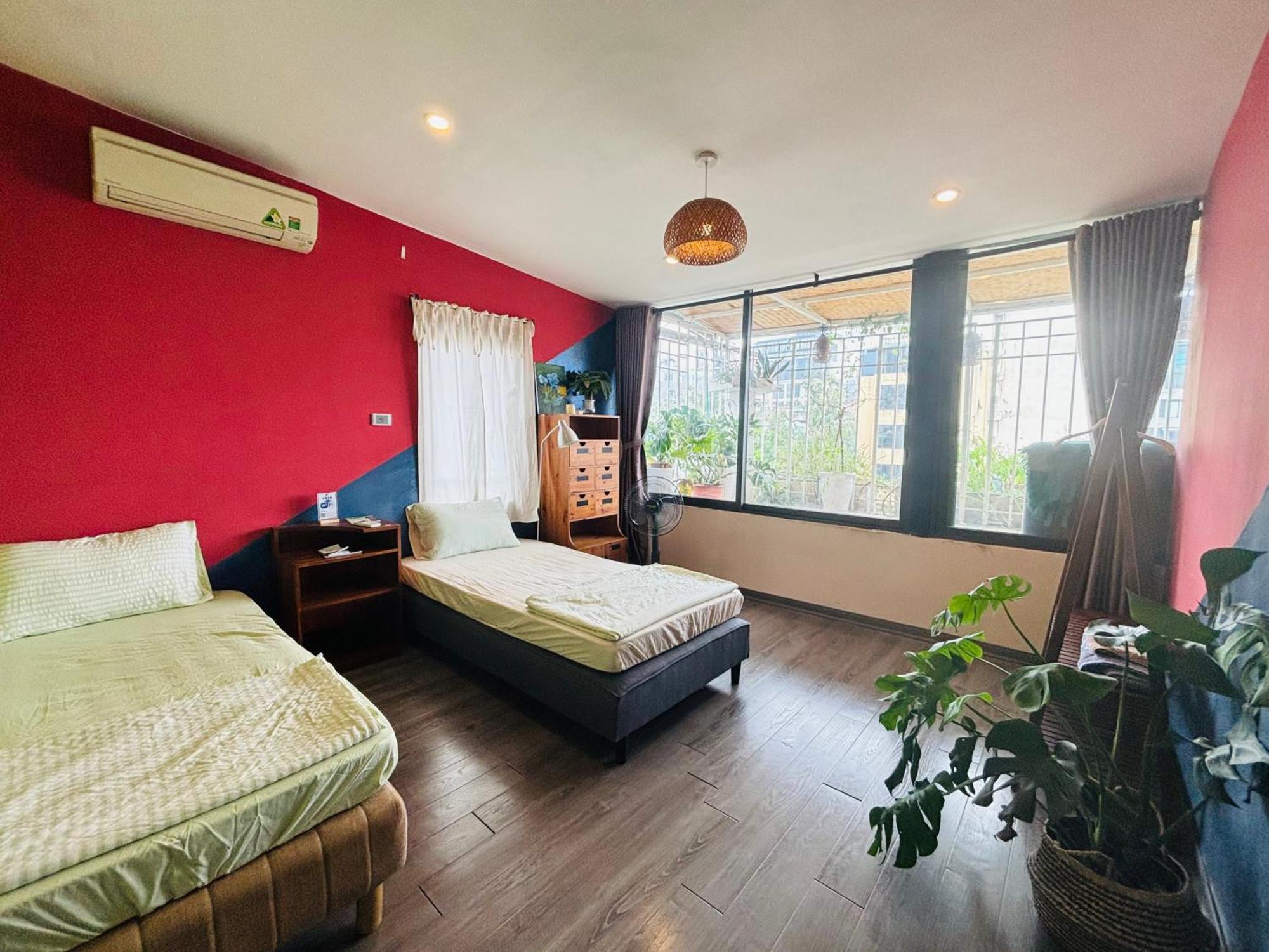 Terra - Big Balcony With Elevator - 150m To Hoan Kiem Apartment