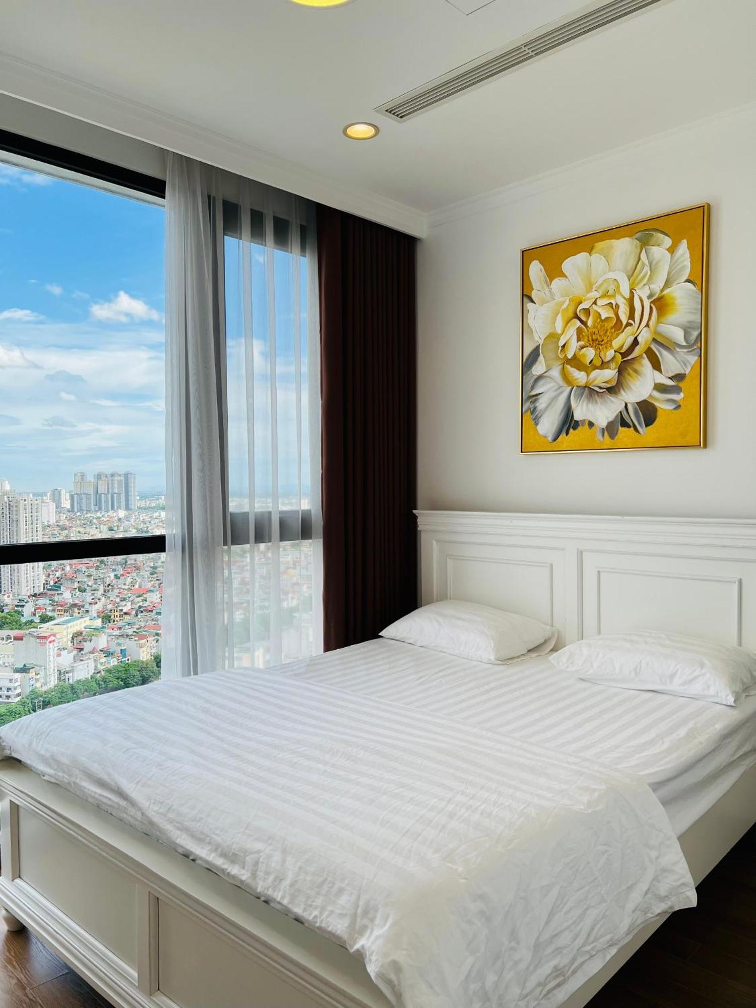 Vinhomes Royal - Friendly - By Sunhouse Land