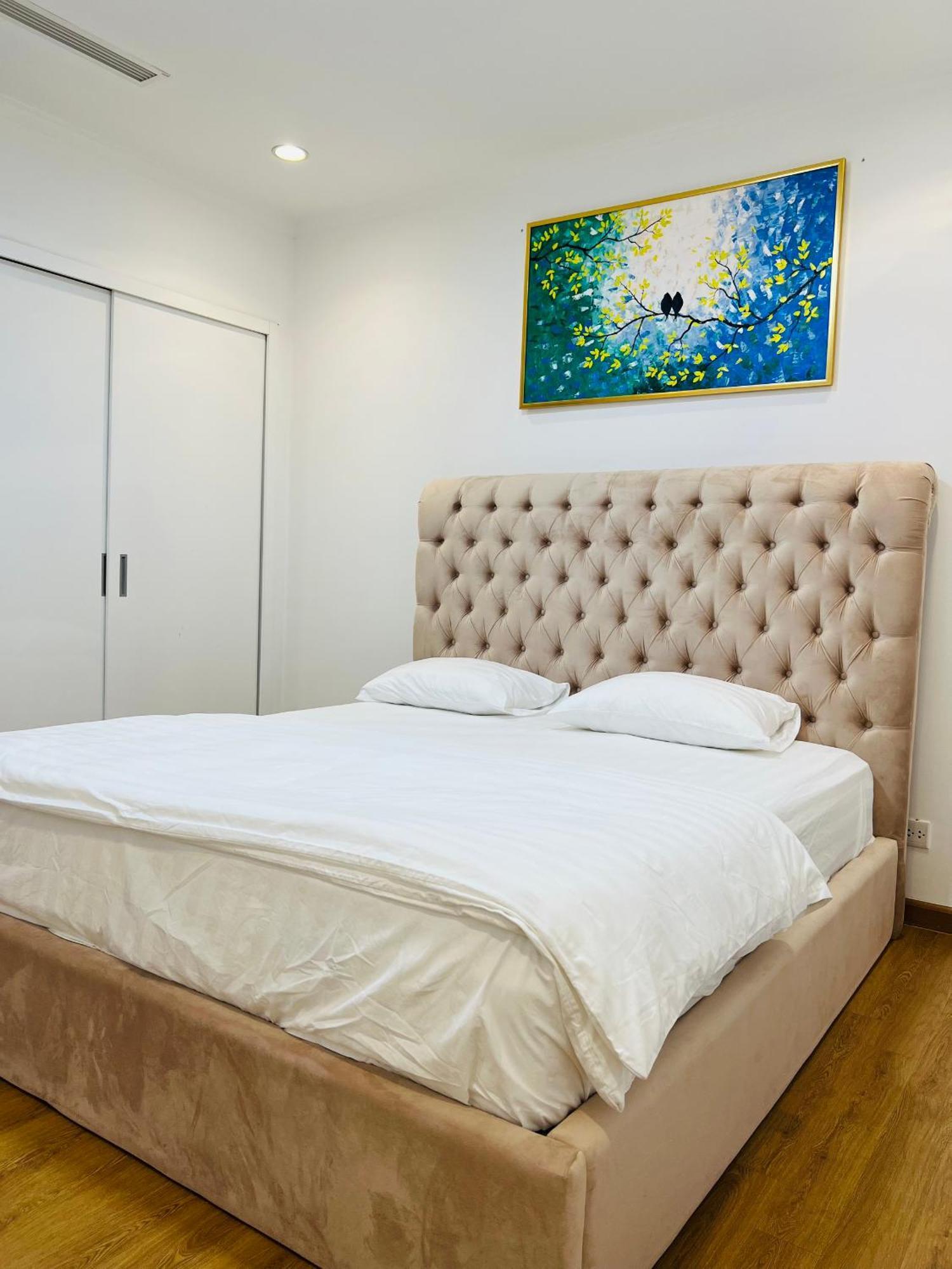 Apartment Vinhomes Royal - Friendly - By Sunhouse Land Hanoi