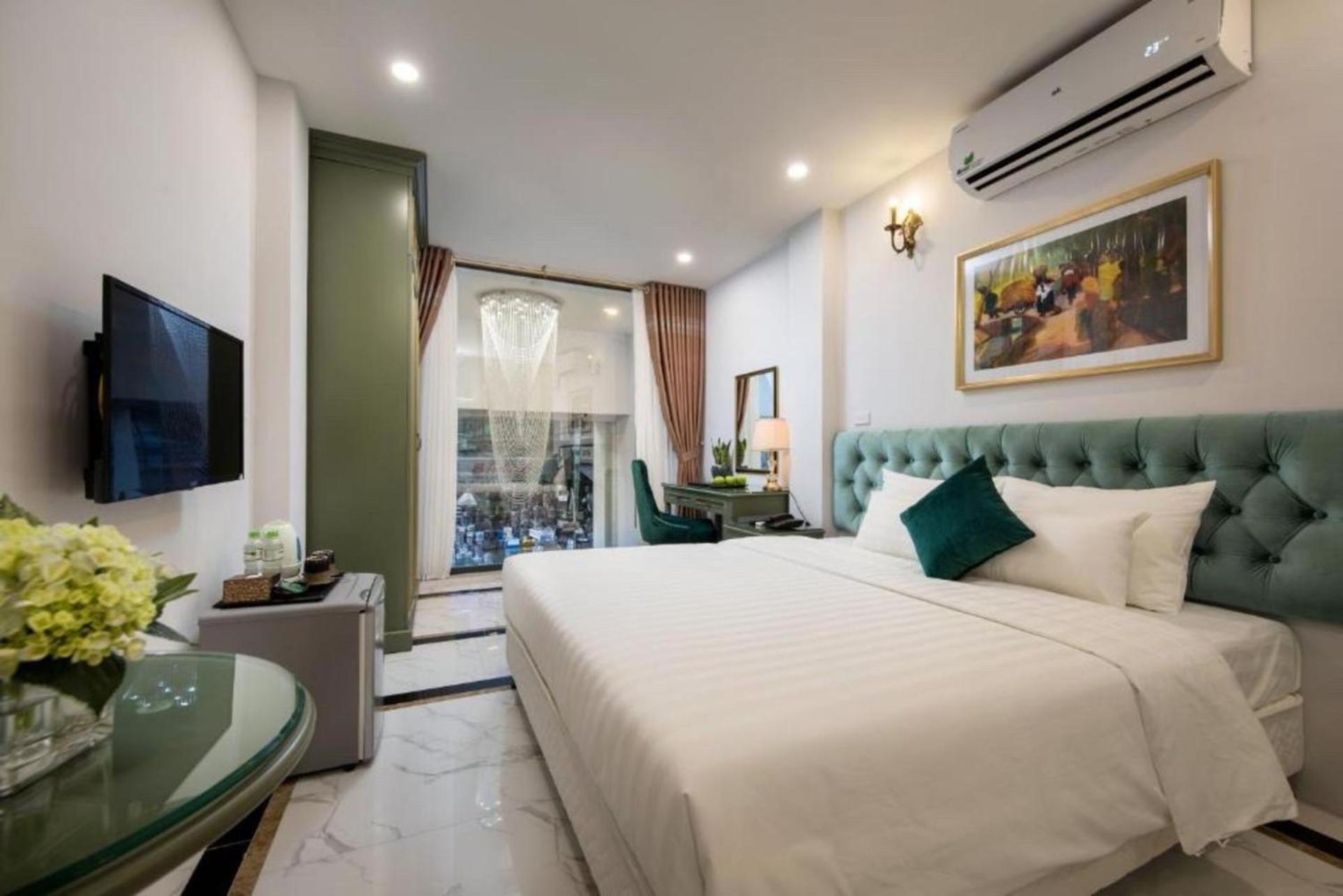Gatsby & Travel Hotel