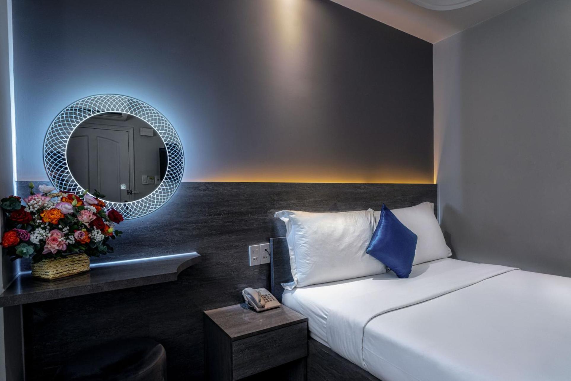 Gatsby & Travel Hotel 3*