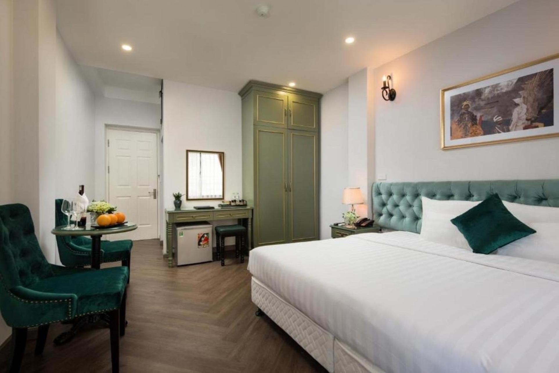 Gatsby & Travel Hotel