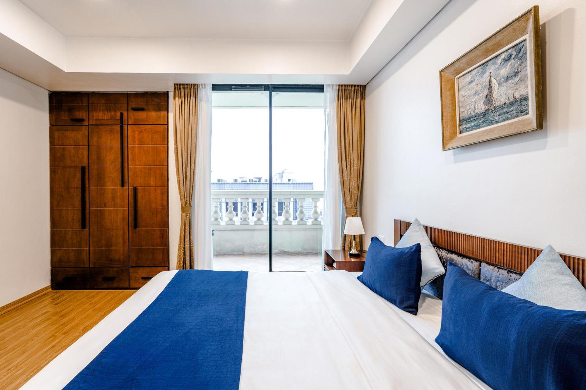Căn hộ Wecozy Pacific - Spacious Apartment, Train Station Side *