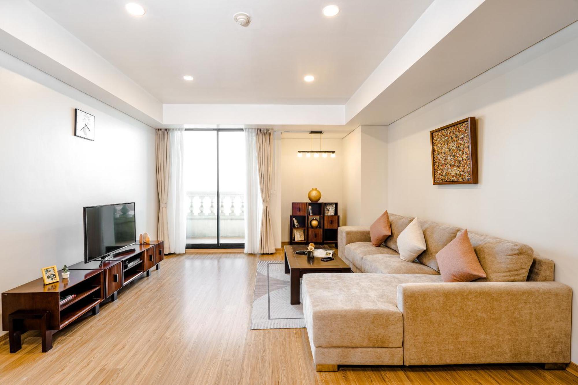 Wecozy Pacific - Spacious Apartment, Train Station Side Căn hộ