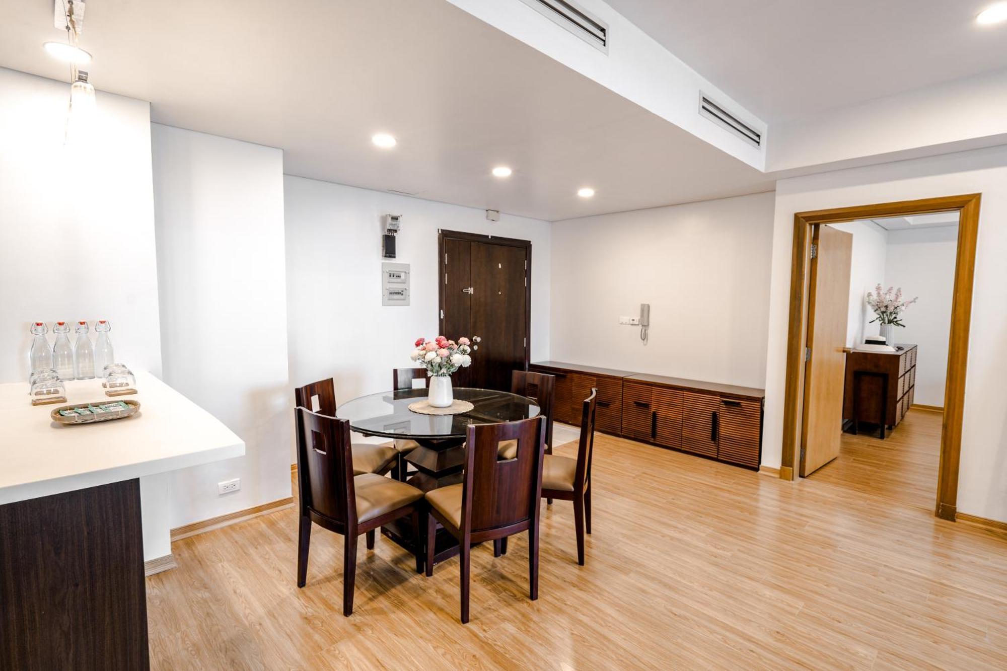 Wecozy Pacific - Spacious Apartment, Train Station Side Hà Nội