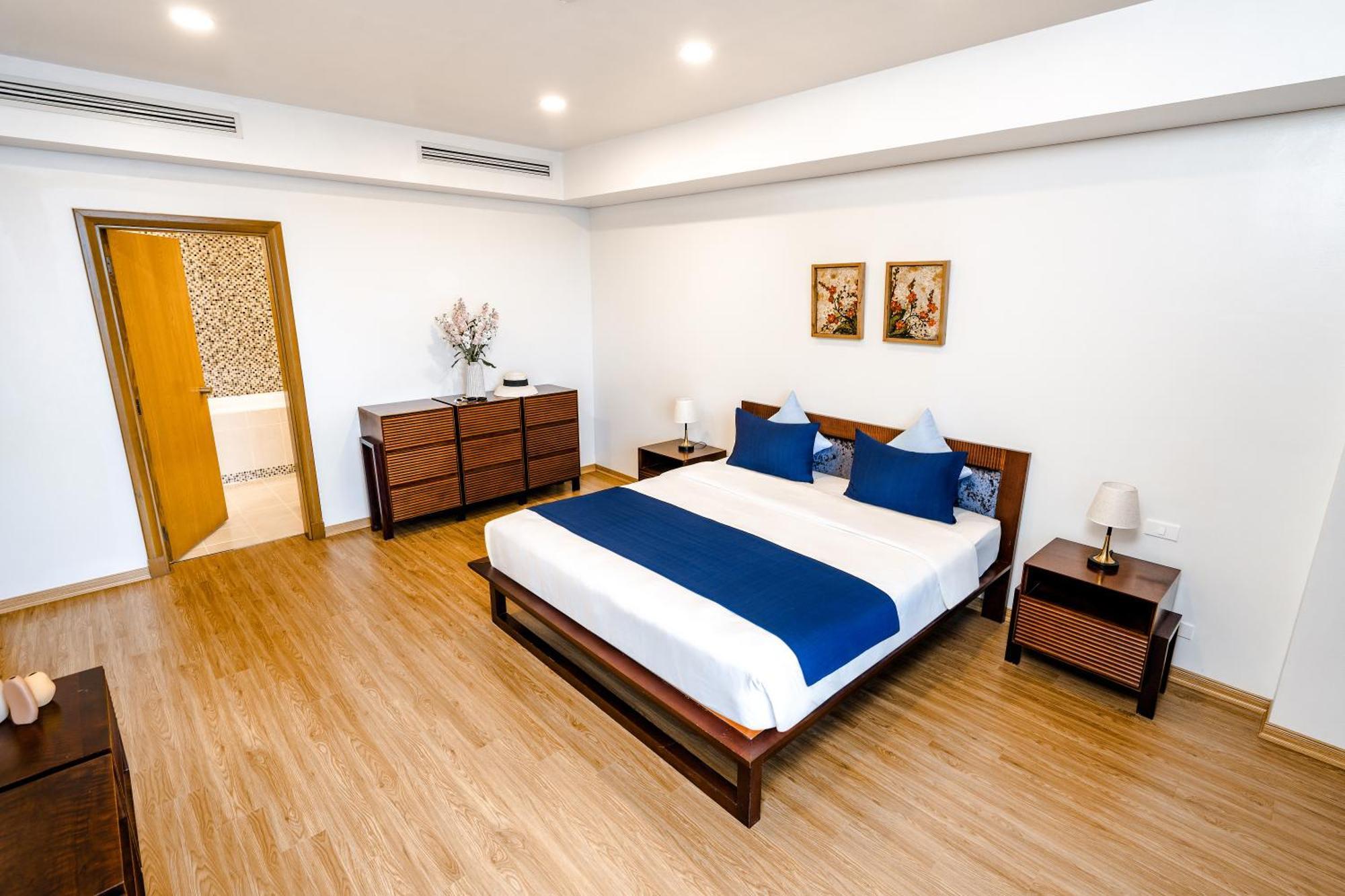 Wecozy Pacific - Spacious Apartment, Train Station Side * Hà Nội