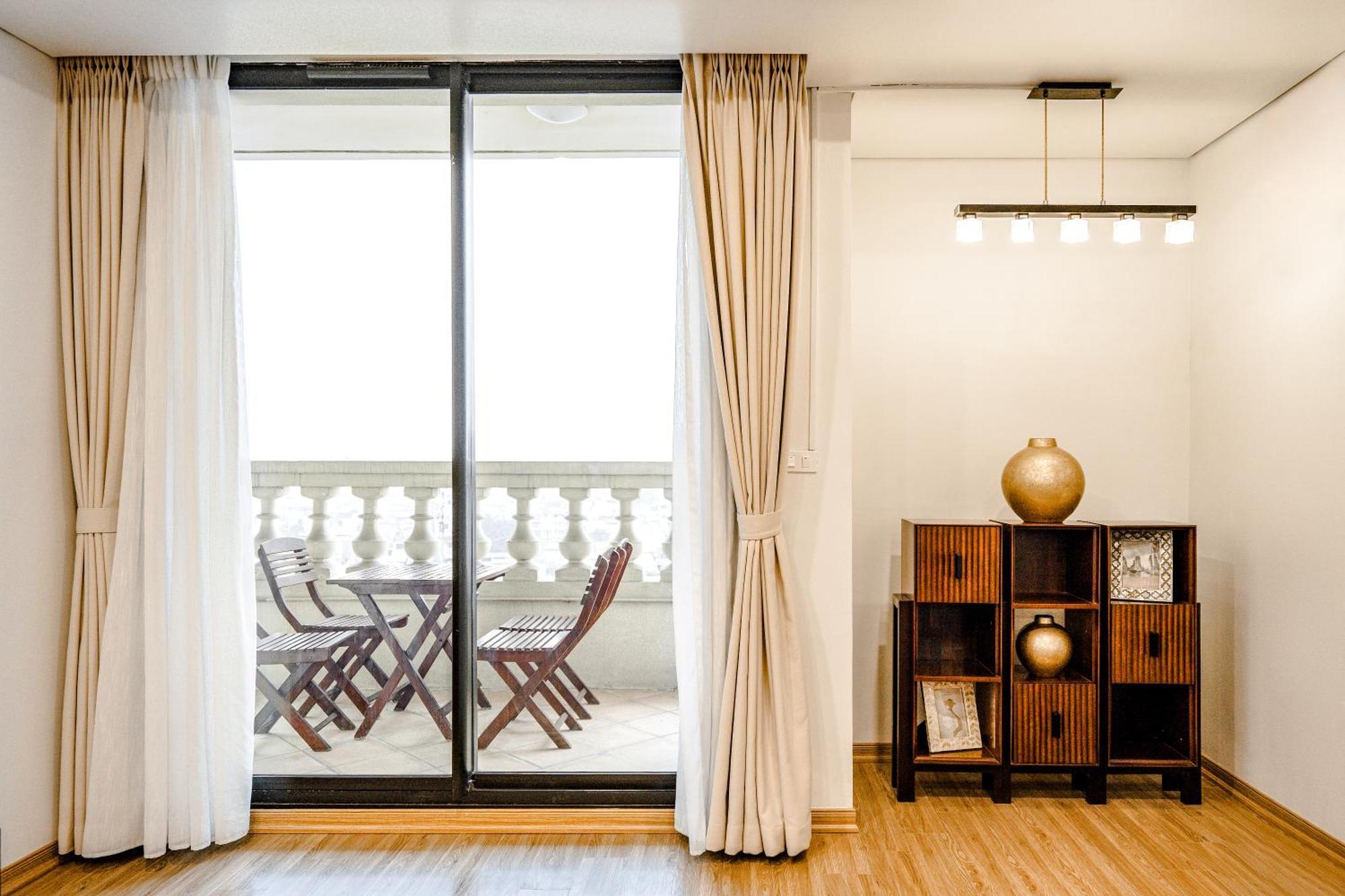 Wecozy Pacific - Spacious Apartment, Train Station Side *