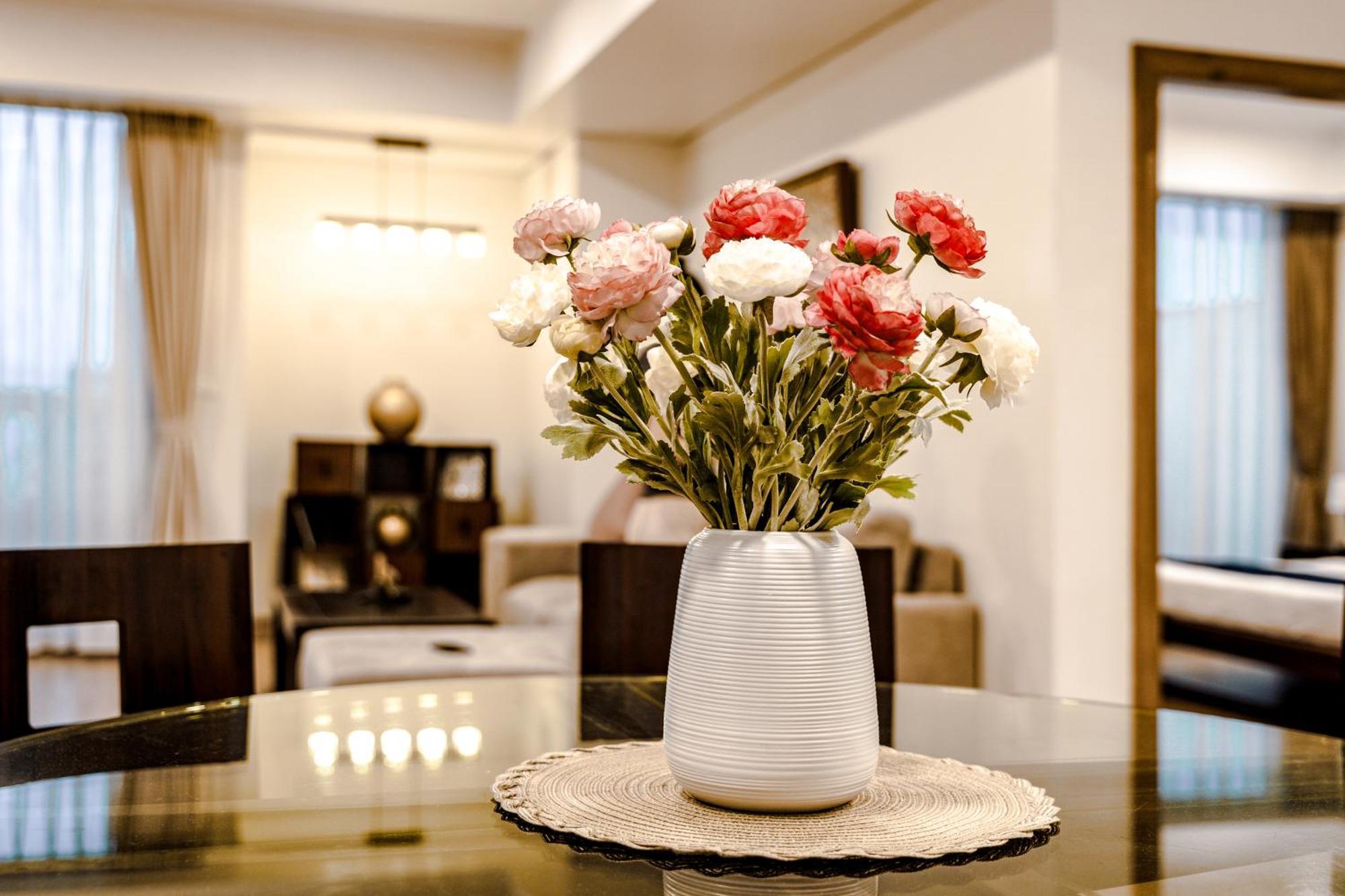Căn hộ Wecozy Pacific - Spacious Apartment, Train Station Side *