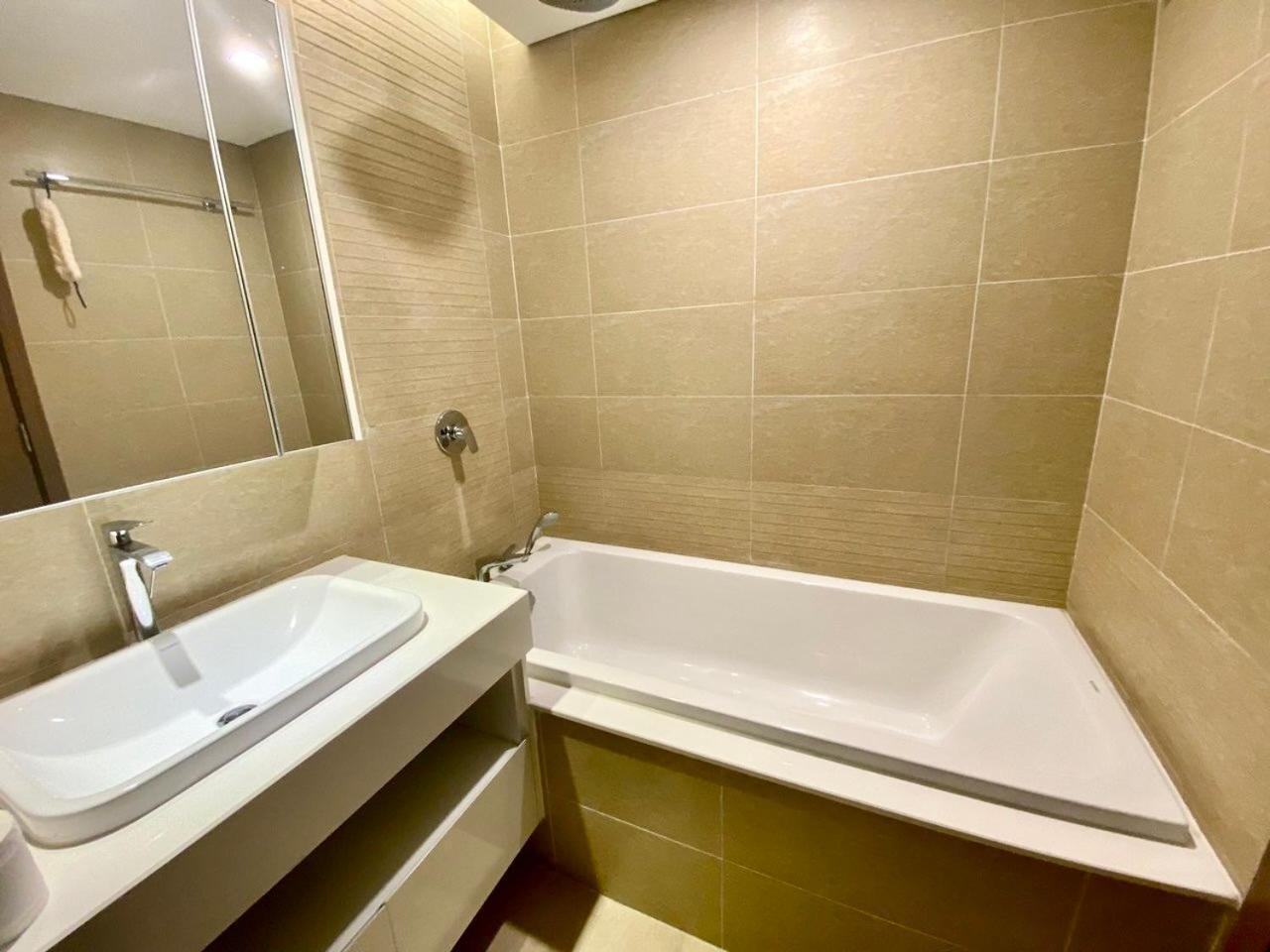 Apartment Hana Housing - Vinhomes Metropolis