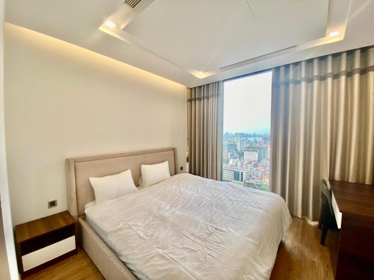 Hana Housing - Vinhomes Metropolis Apartment *