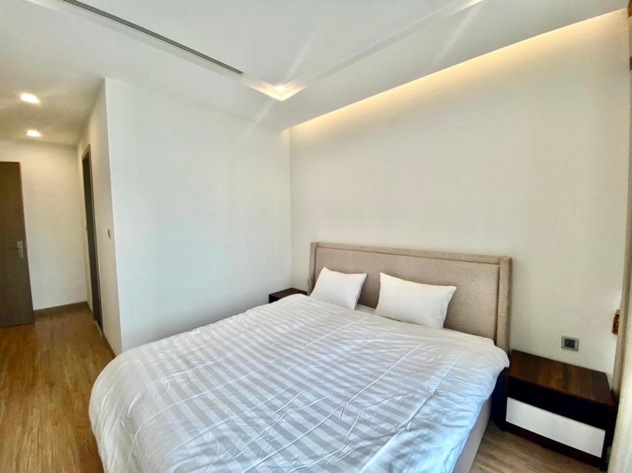 Hana Housing - Vinhomes Metropolis Apartment