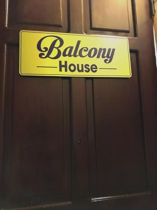 Balcony House Apartment *