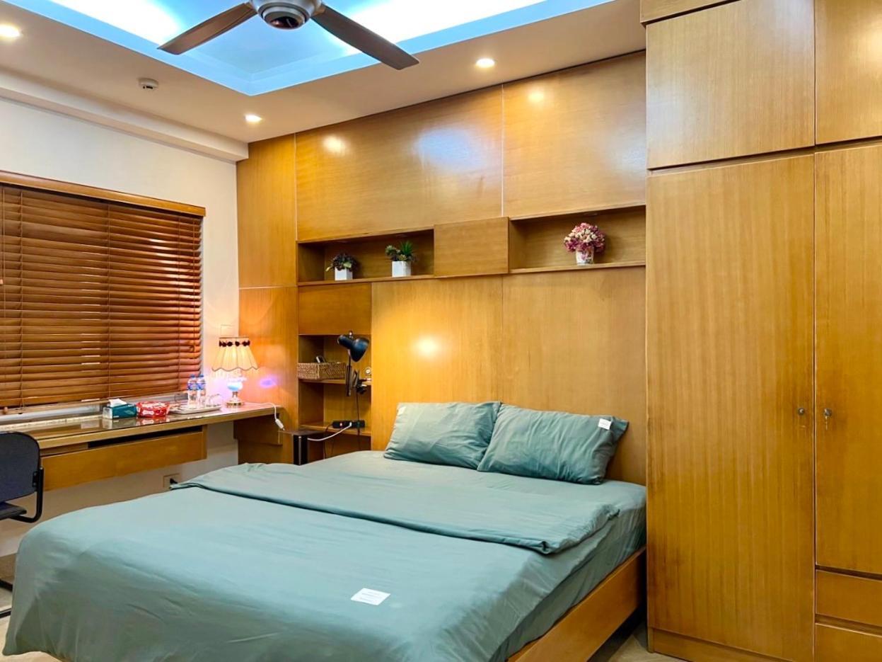 Serviced Next To The Opera House Ho Day Du Tien Nghi Co Thang Ngay Gan Nha Lon Homestay *