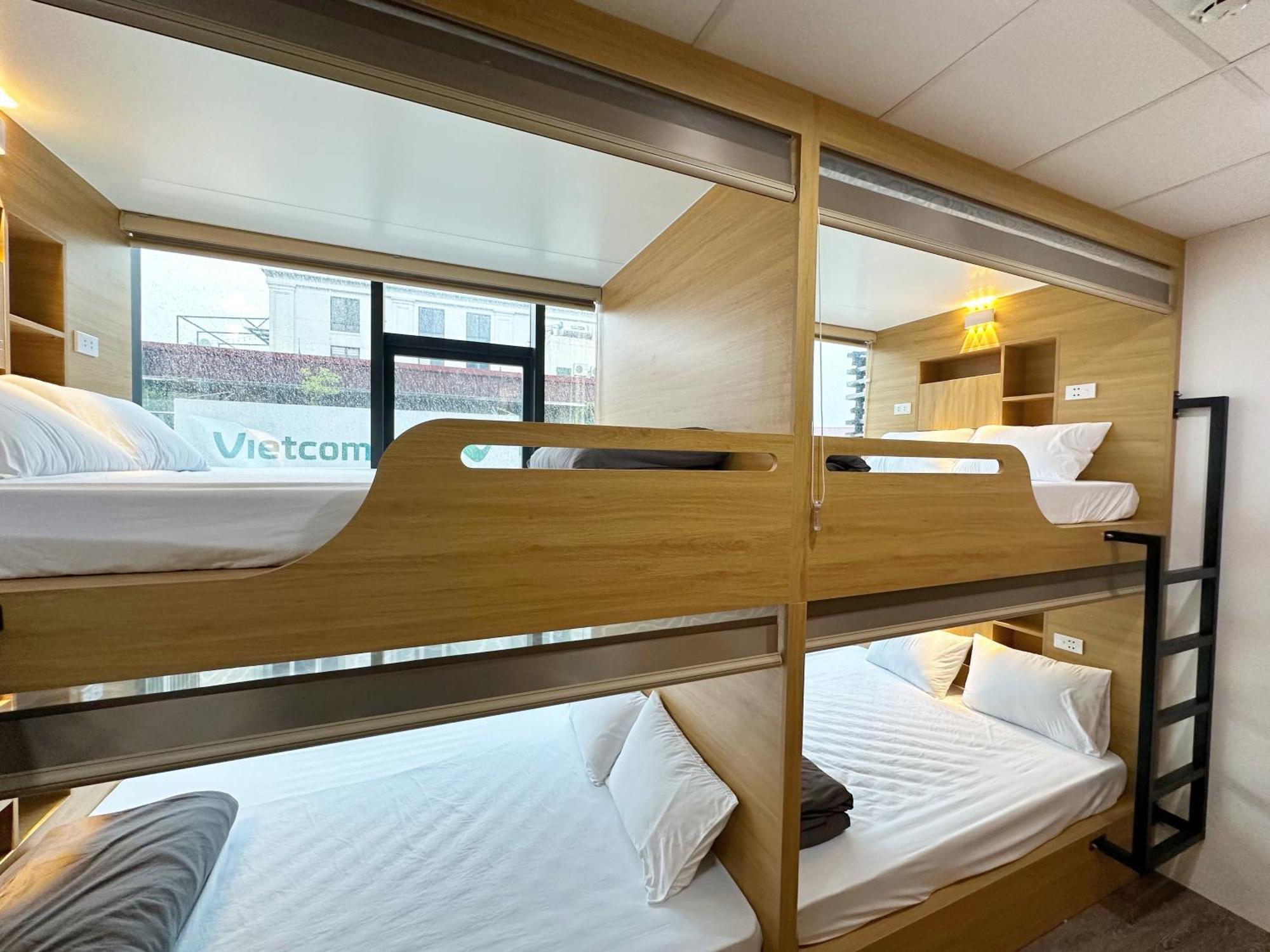 Capsule Station Capsule hotel *