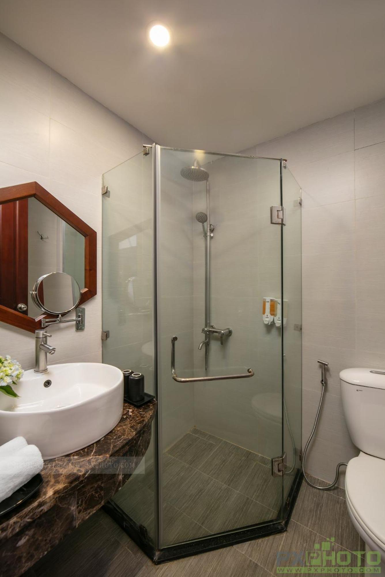 Victory Legend - In Hotel Hanoi