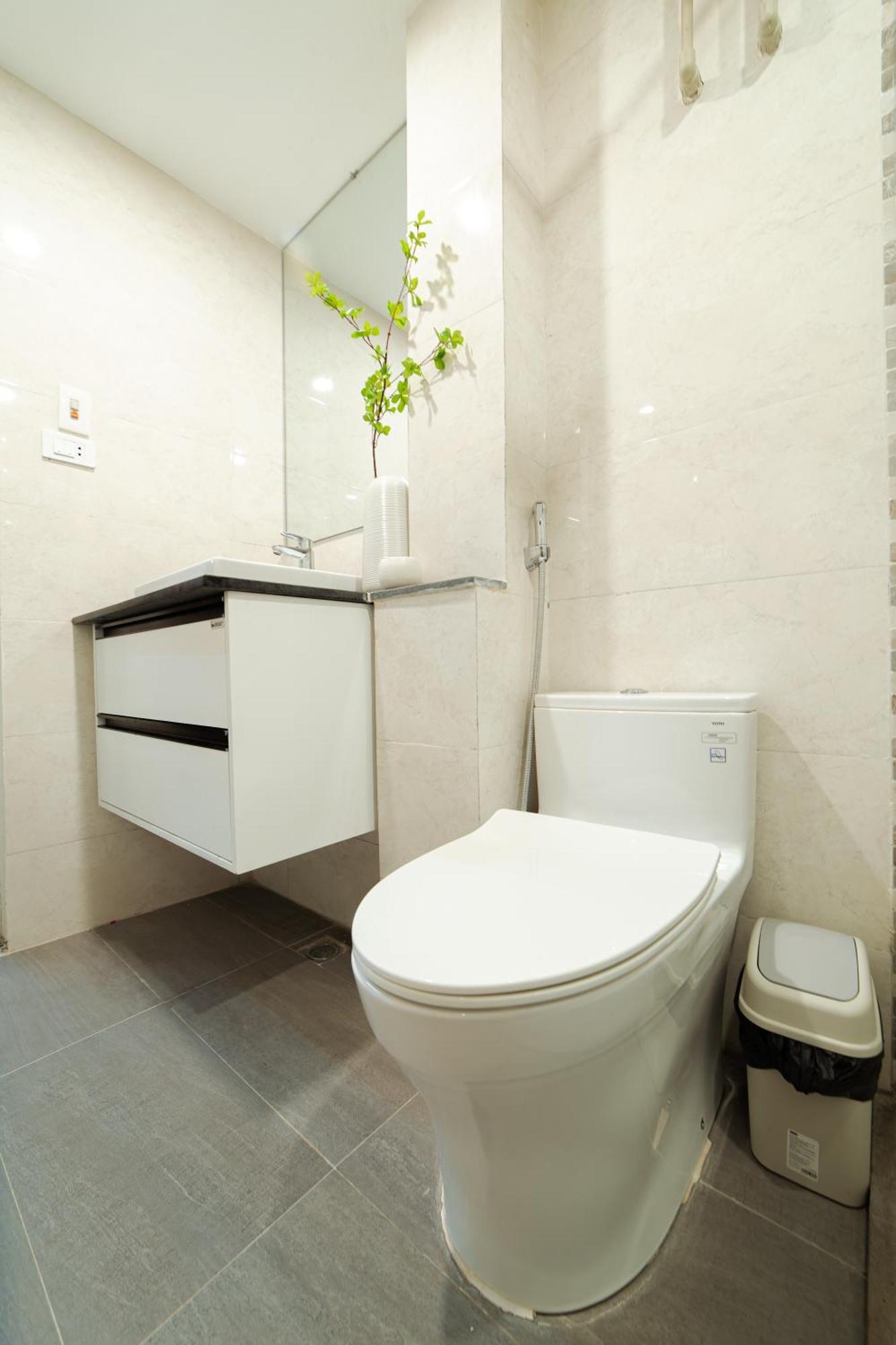 Hoan Kiem Cozy Retreat - 2 Bedroom - Netflix - Kitchen Apartment Hanoi