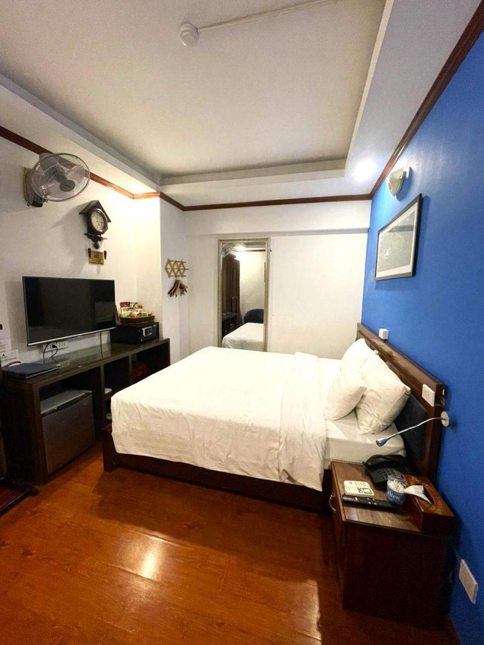 A25 Hotel - 57 Quang Trung 2*