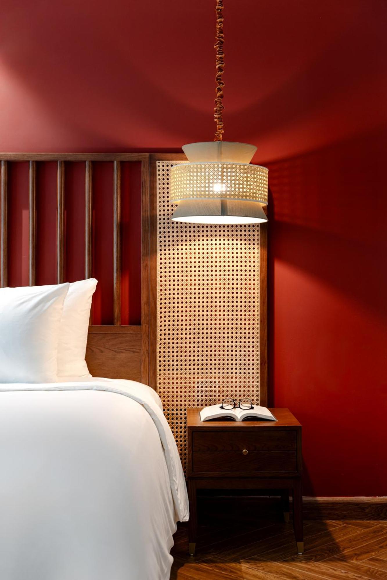 La Siesta Classic Hang Thung Hotel