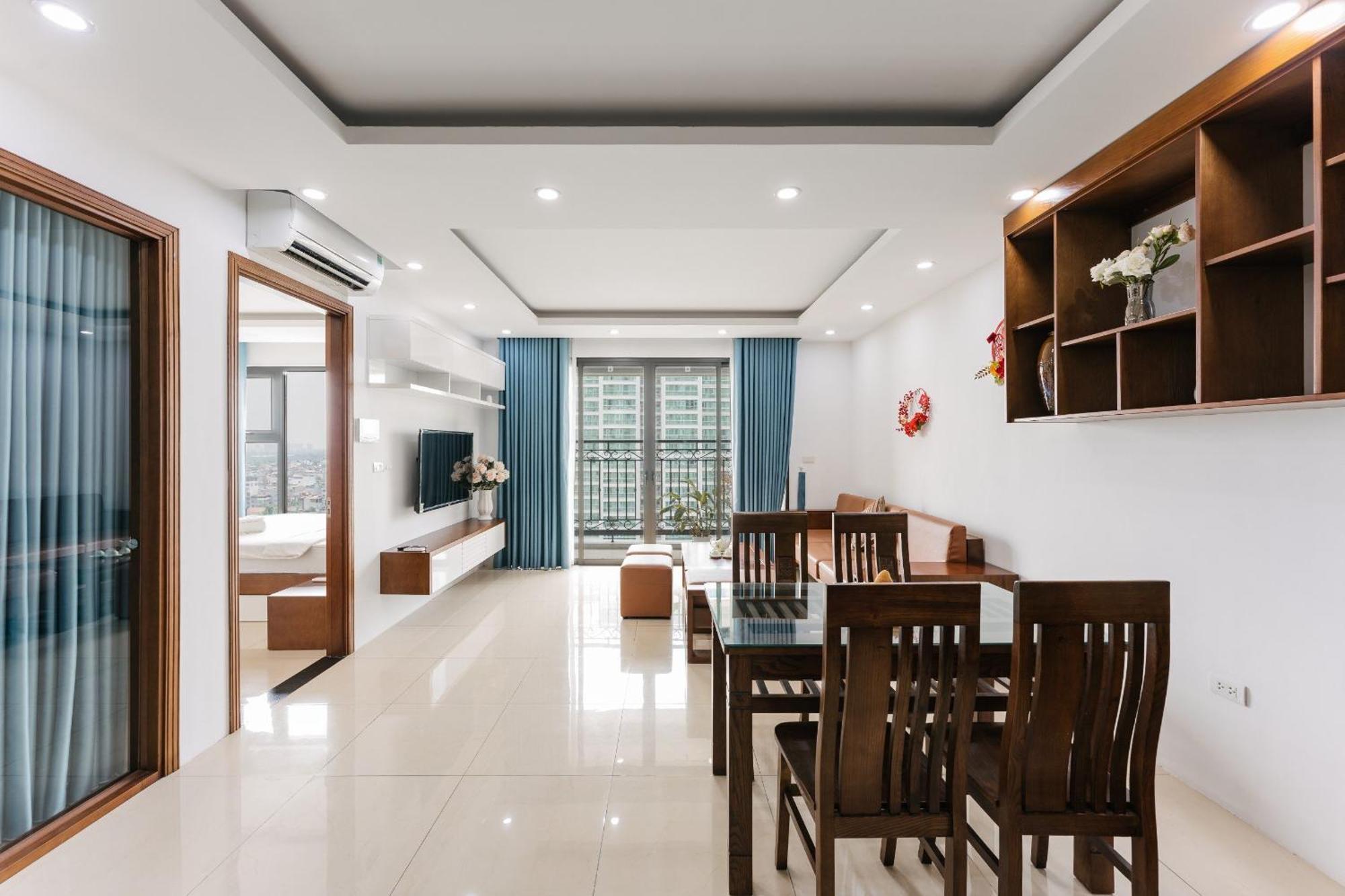 Westlake - D'le Roi Soleil Apartment