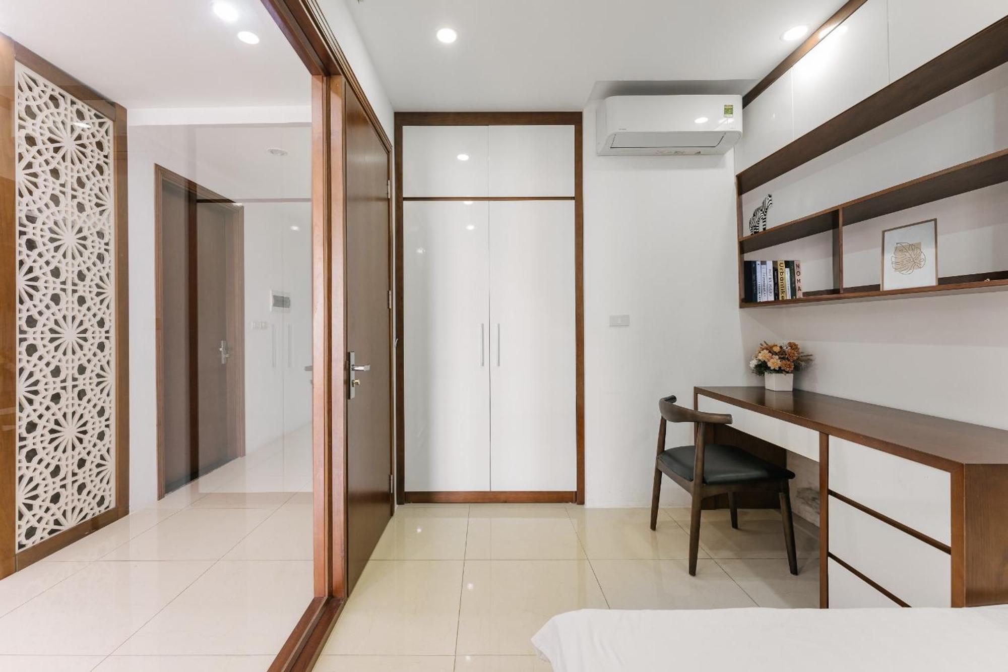 Westlake - D'le Roi Soleil Apartment Hanoi