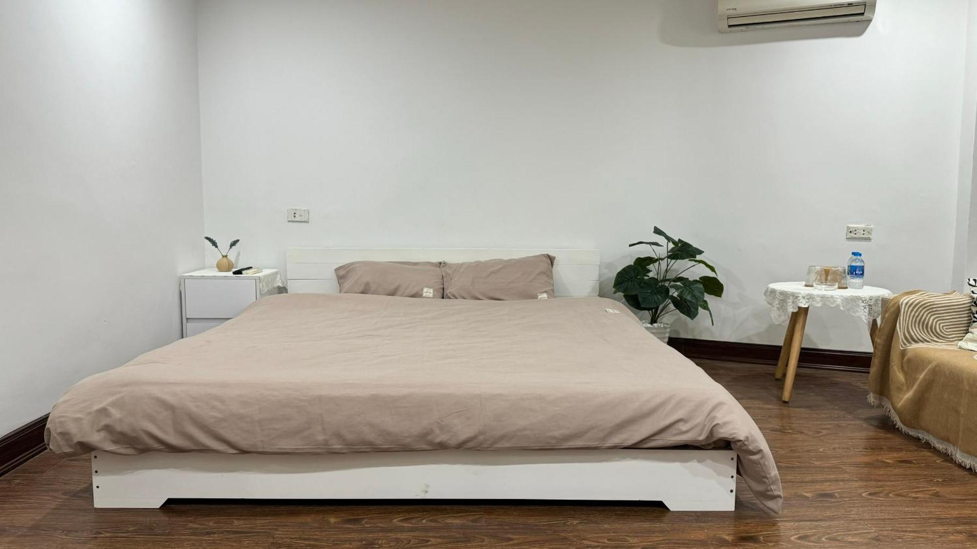 Bom House * Hanói