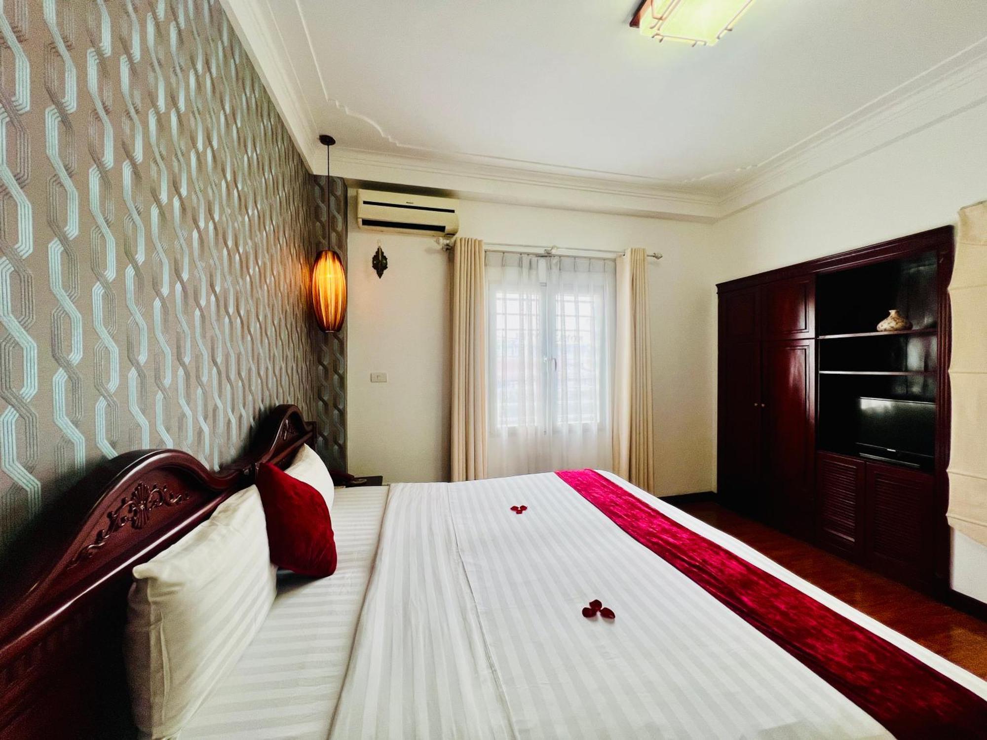 Golden Moon & Travel 3* Hanoi