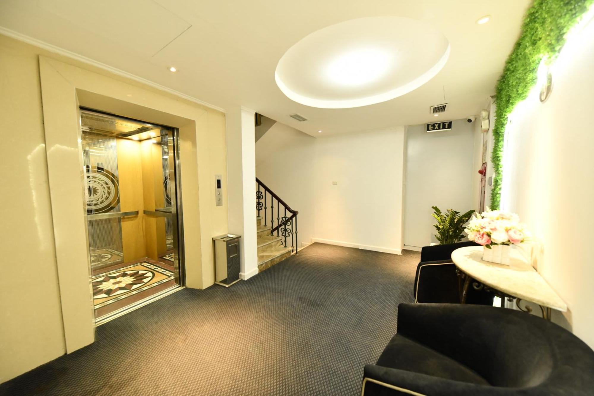 Traveller House Hotel