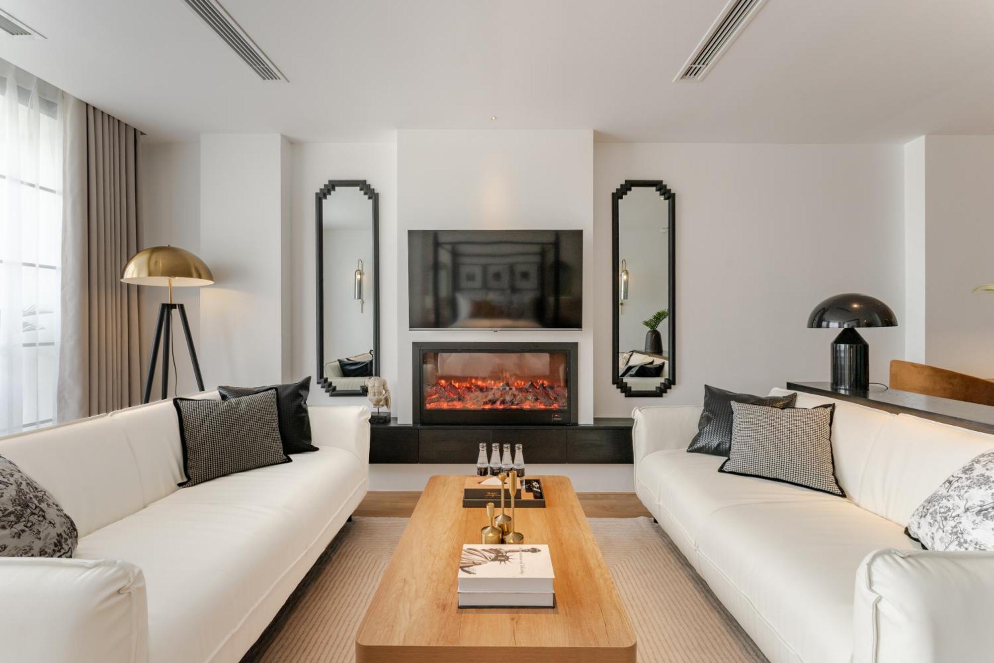 Harry's - The Zenith Apartment
