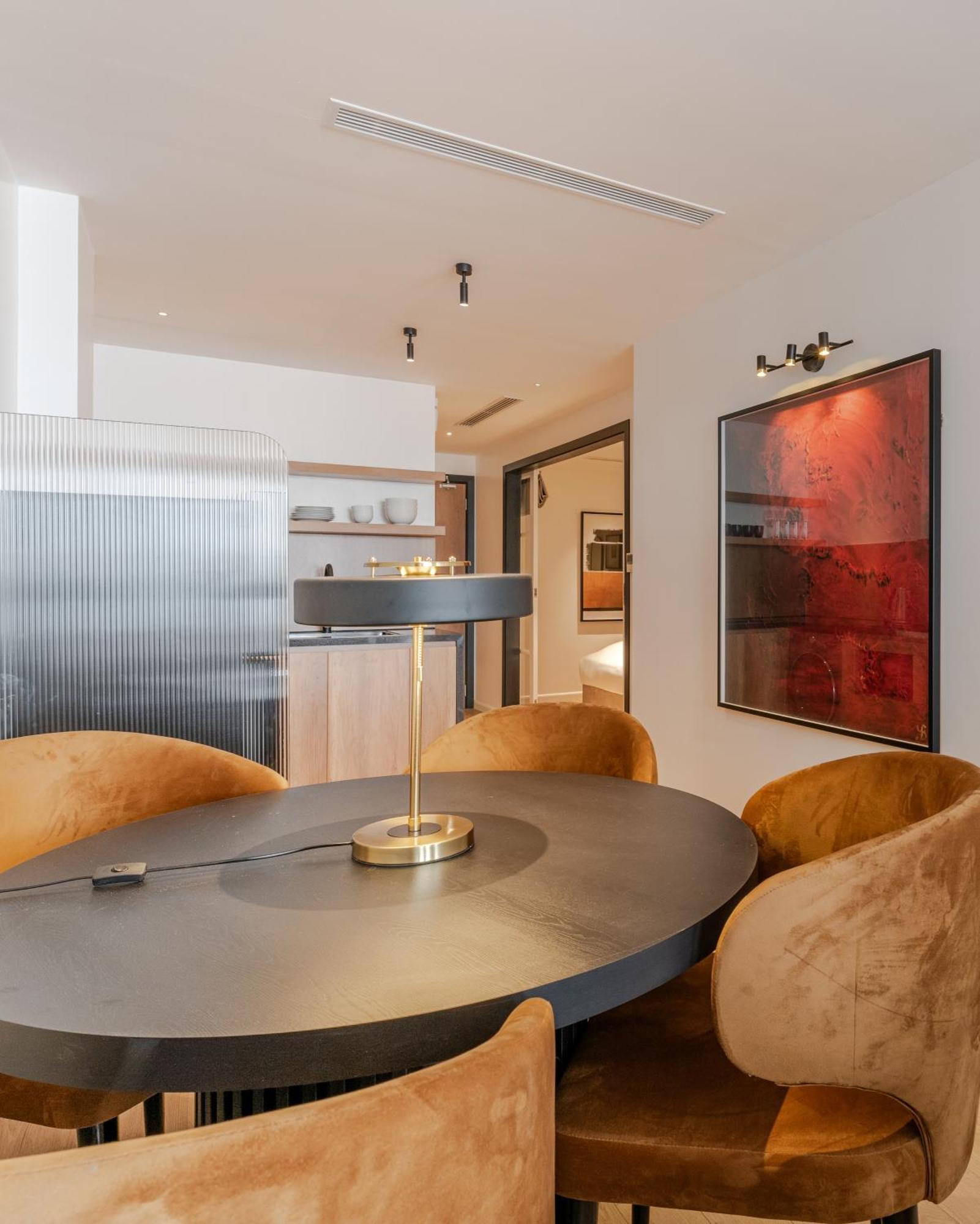 Harry's - The Zenith Apartment *