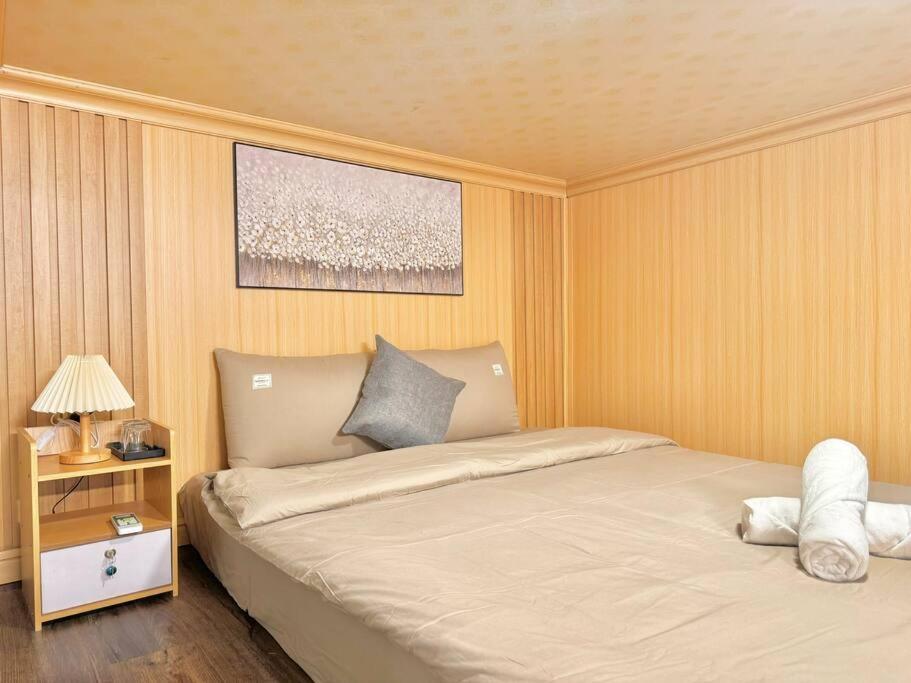 3 Bedroom - Hidden Gem - Balcony - Hoan Kiem Apartment