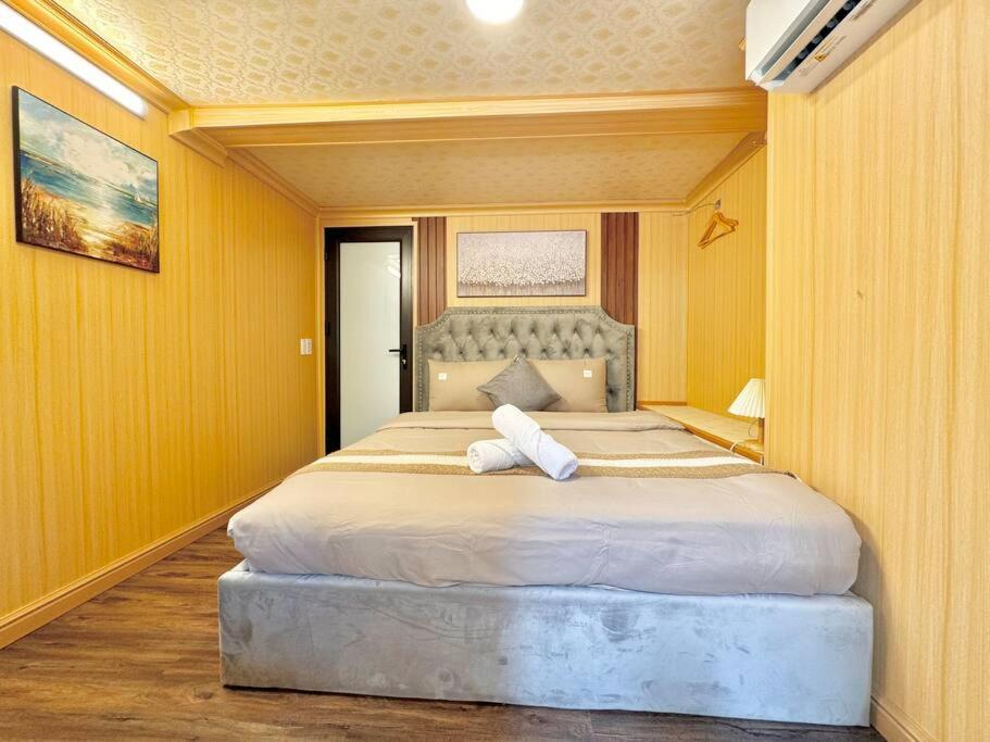 Apartment 3 Bedroom - Hidden Gem - Balcony - Hoan Kiem Hanoi