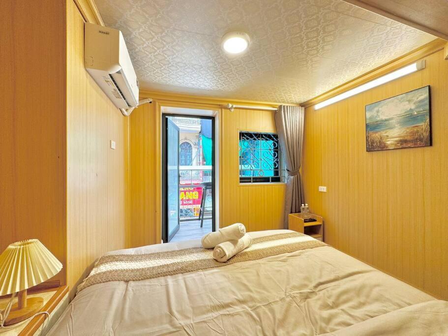 3 Bedroom - Hidden Gem - Balcony - Hoan Kiem Apartment