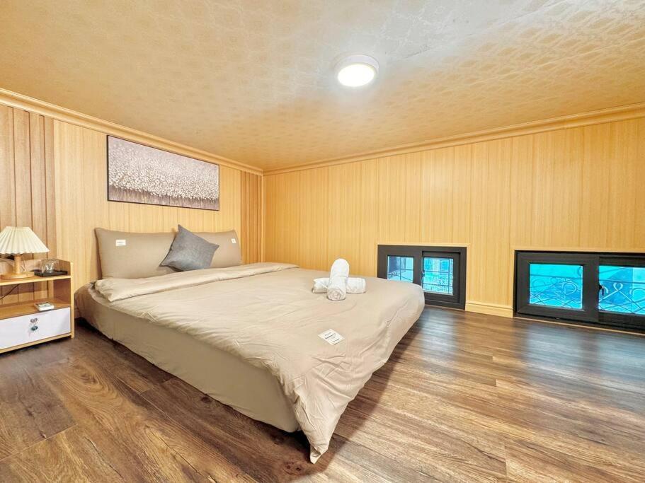 3 Bedroom - Hidden Gem - Balcony - Hoan Kiem