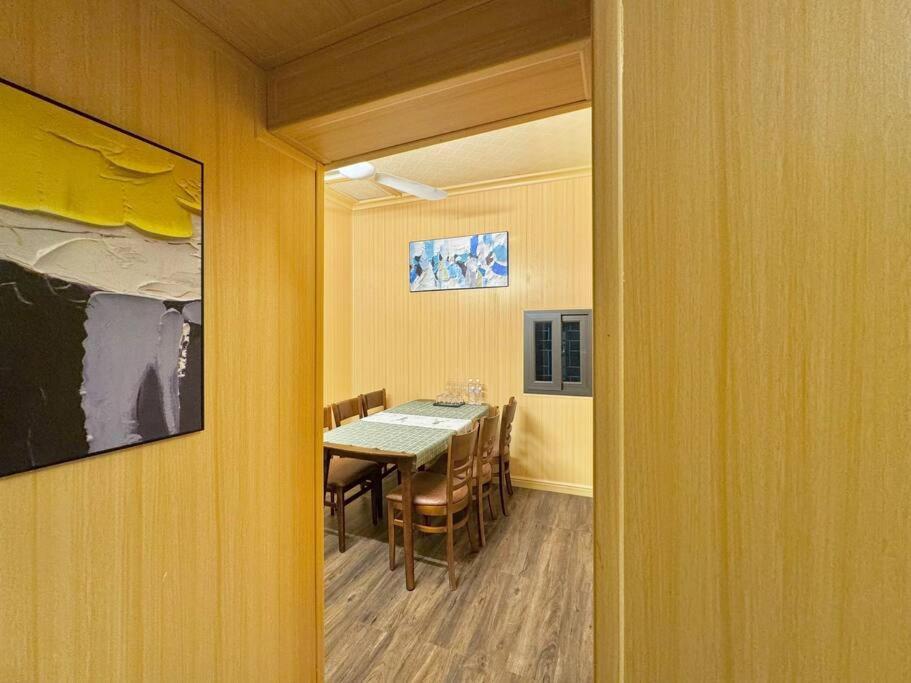 Apartment 3 Bedroom - Hidden Gem - Balcony - Hoan Kiem