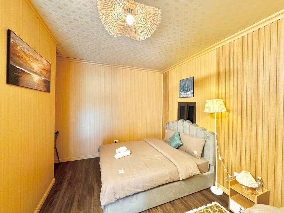 3 Bedroom - Hidden Gem - Balcony - Hoan Kiem Apartment *