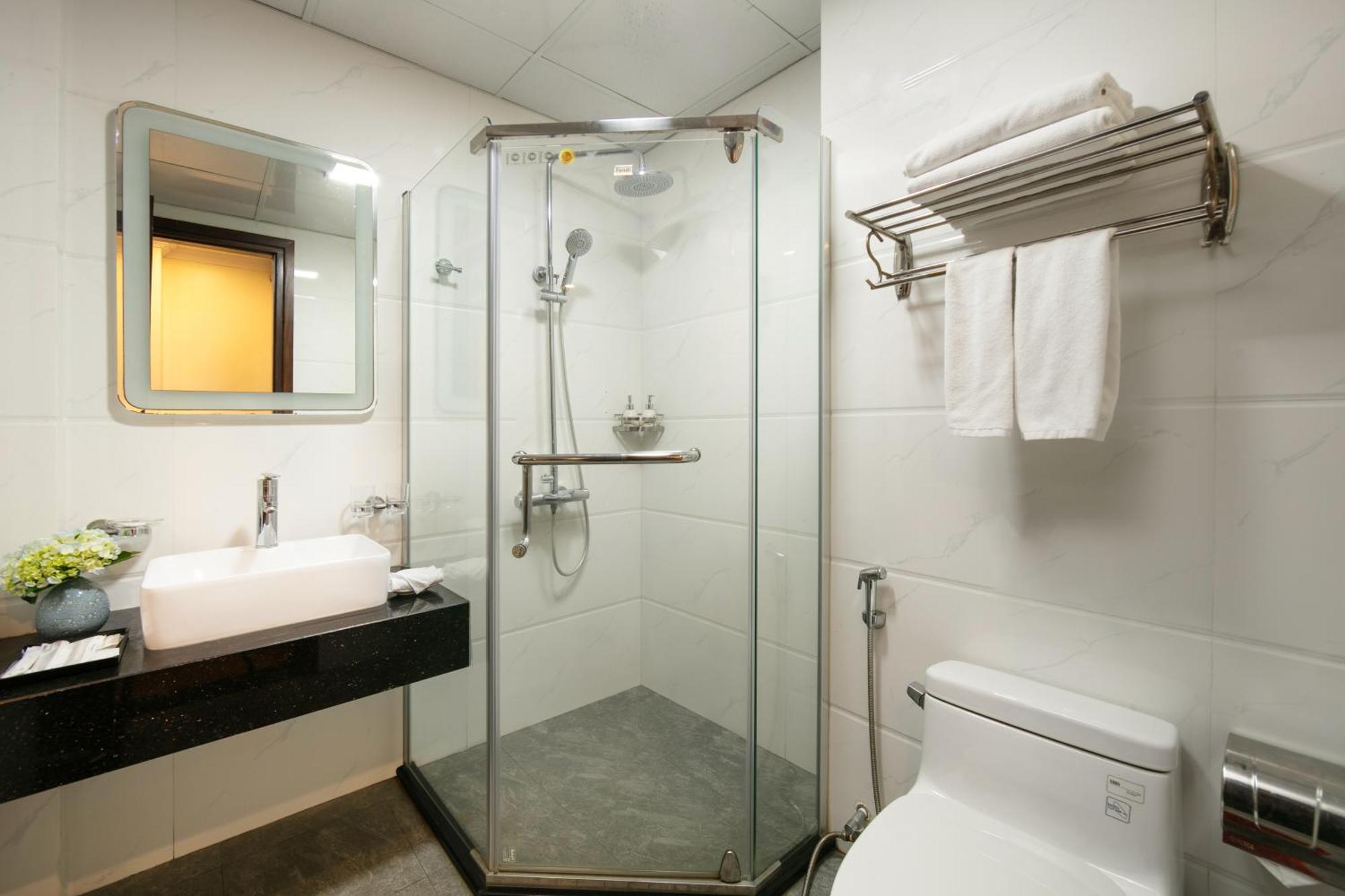 The West & Hotel 3*