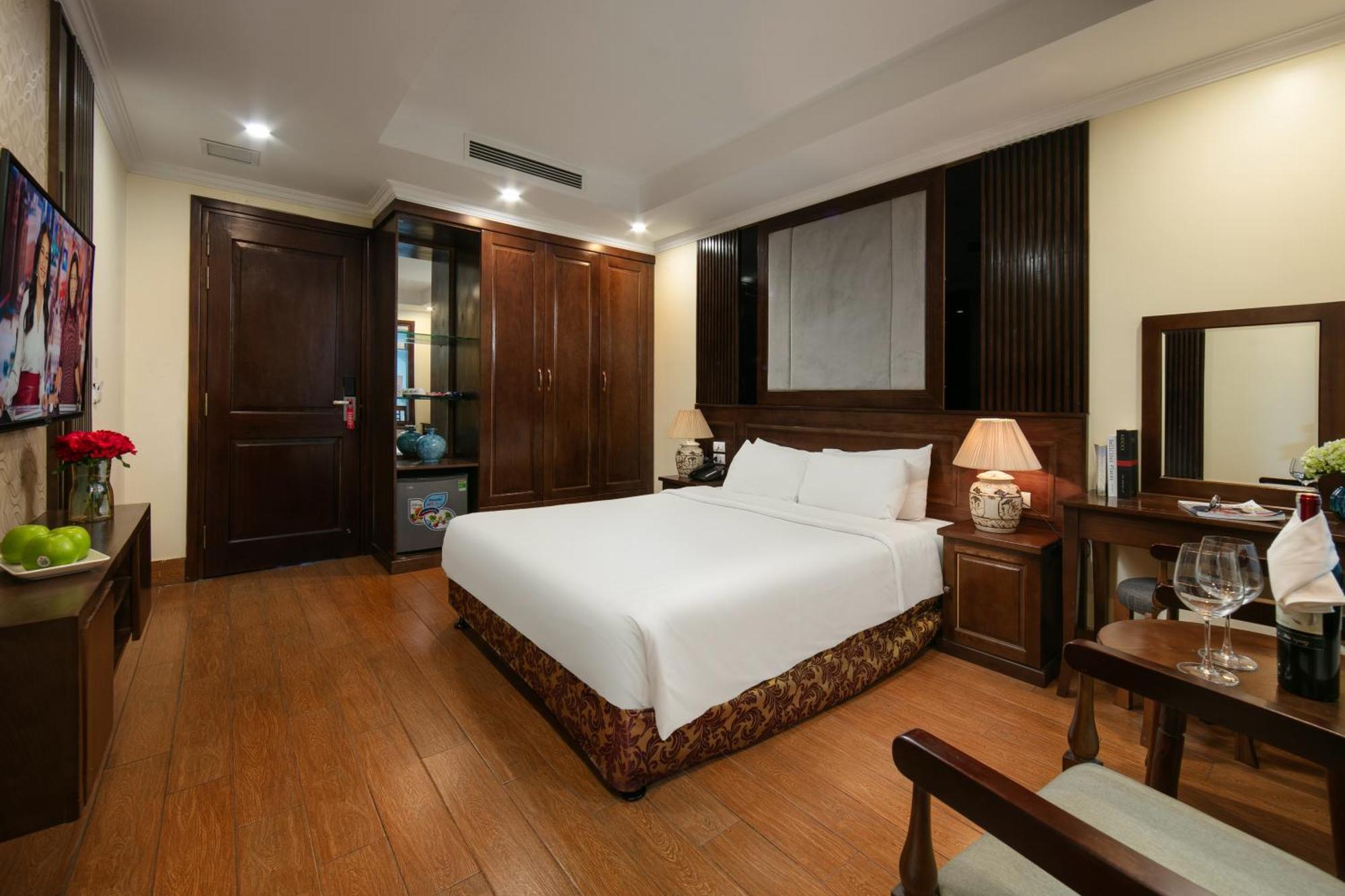 Hotel The West & Hanoi