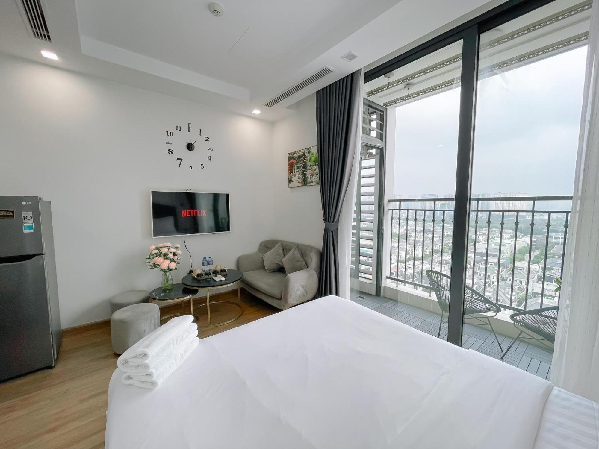 Rosee House -luxury In Vinhomes Greenbay Apartment Hanoi
