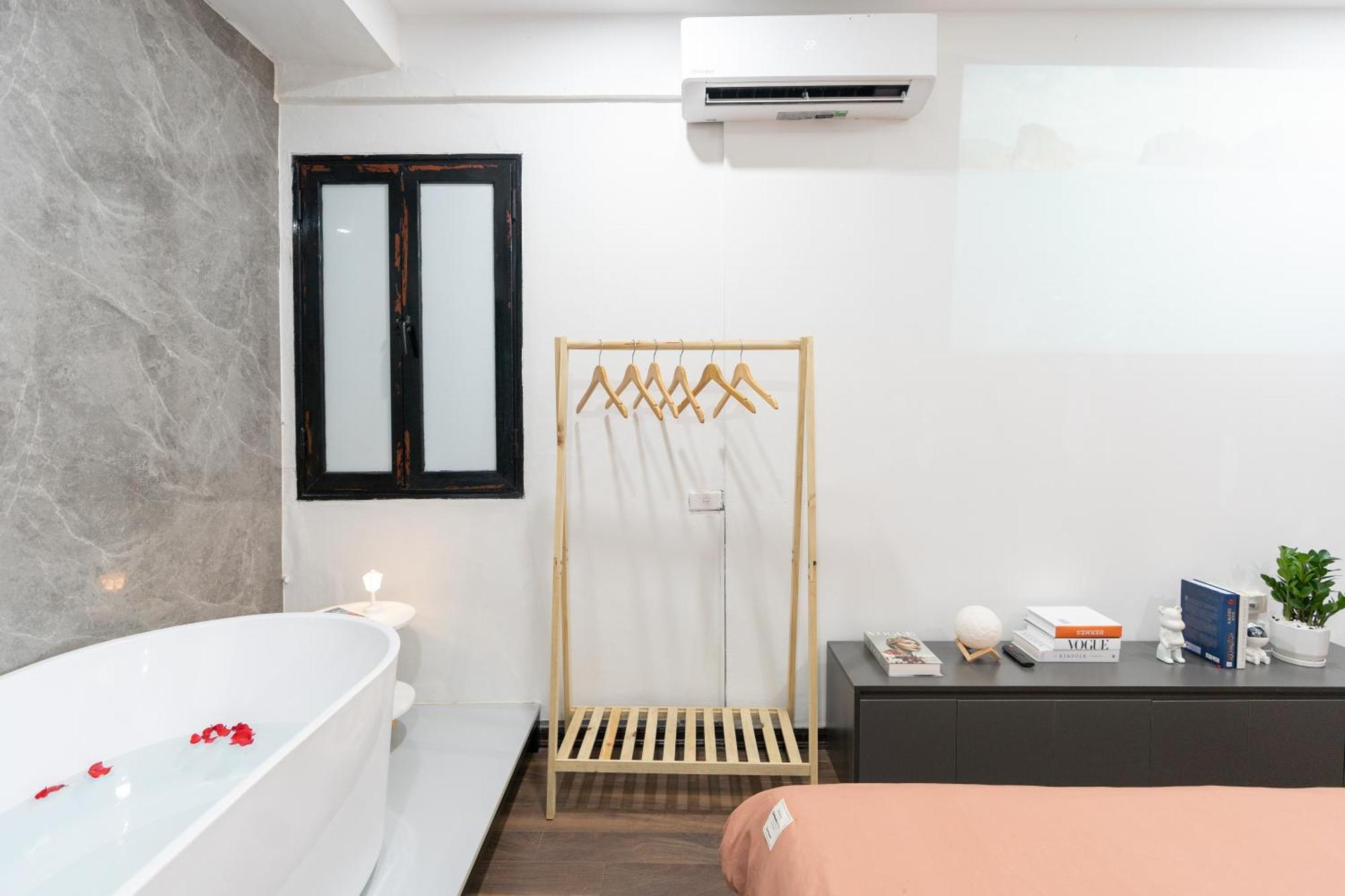 Harmony Home-projector-bathtub- Spacious Hanoi