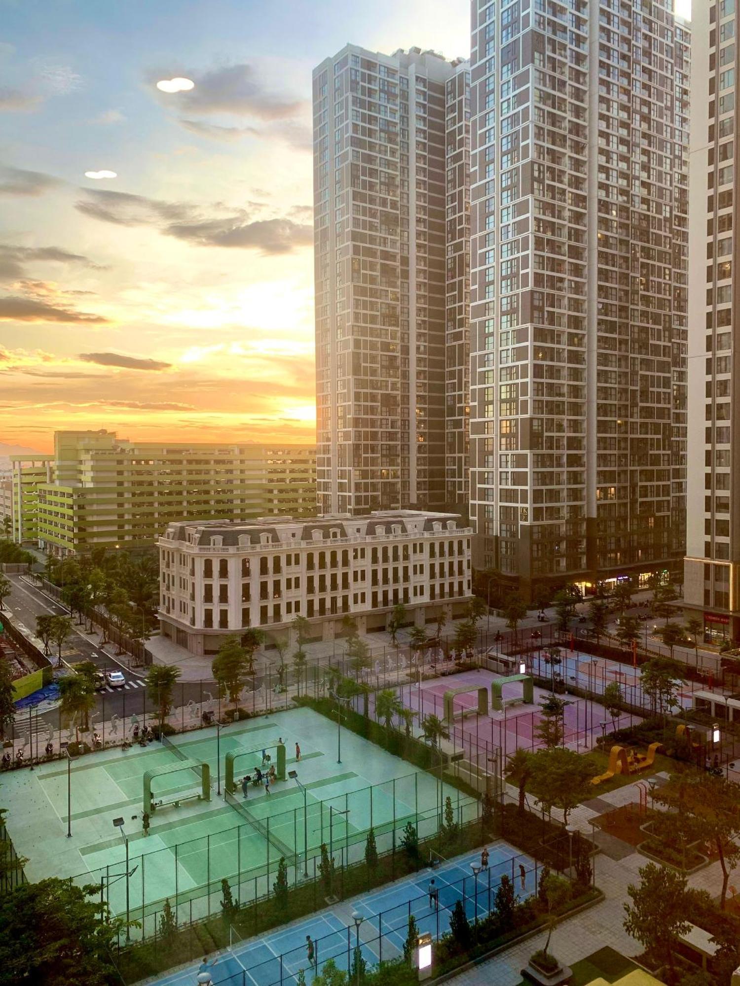 Luxury Vinhomes Smart City- Ho Dich Vu, Be Boi, Phong Gym Rieng, View Hoang Hon *